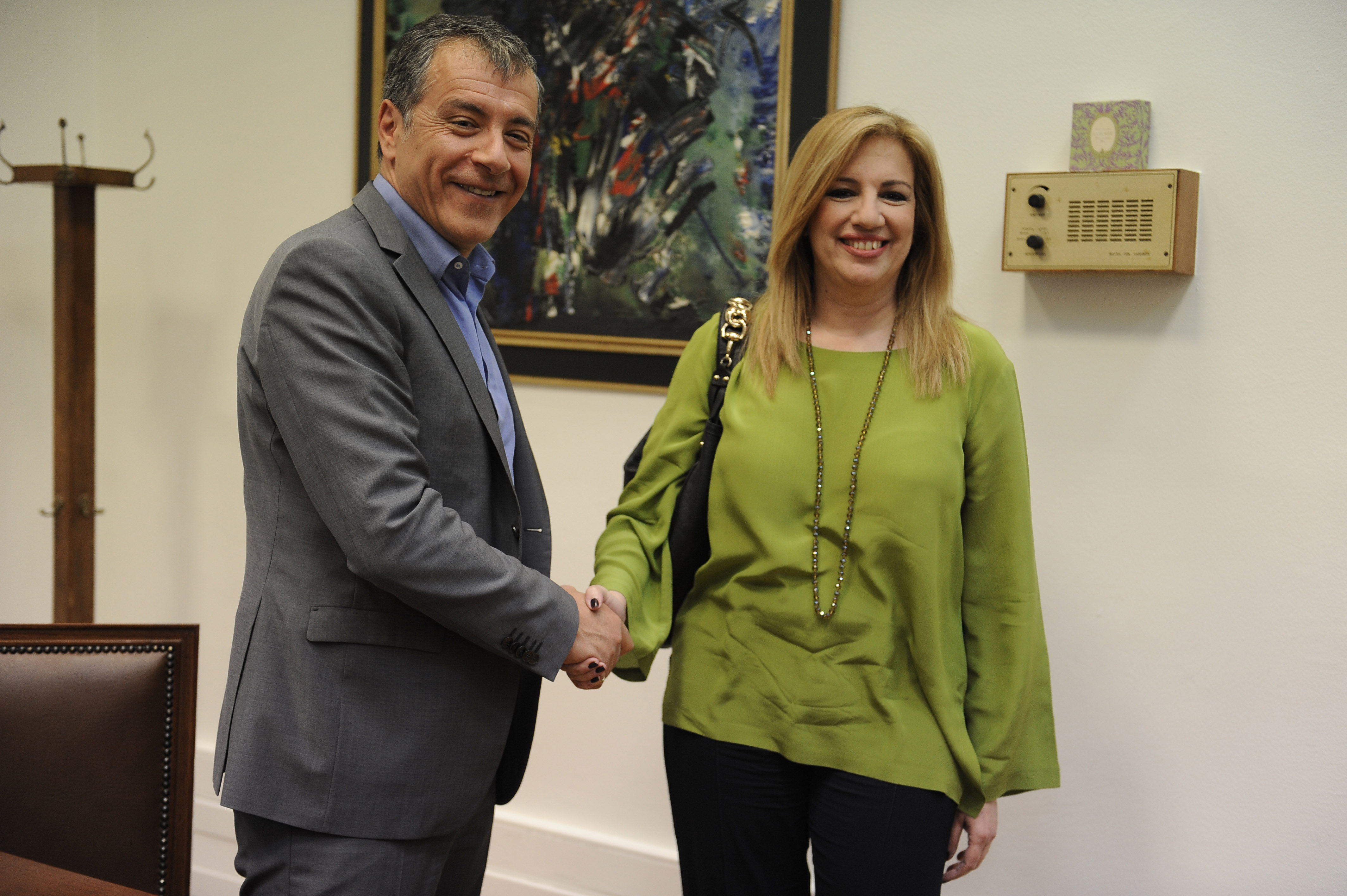 Επαφές Γεννηματά – Θεοδωράκη για το συνέδριο της Κεντροαριστεράς