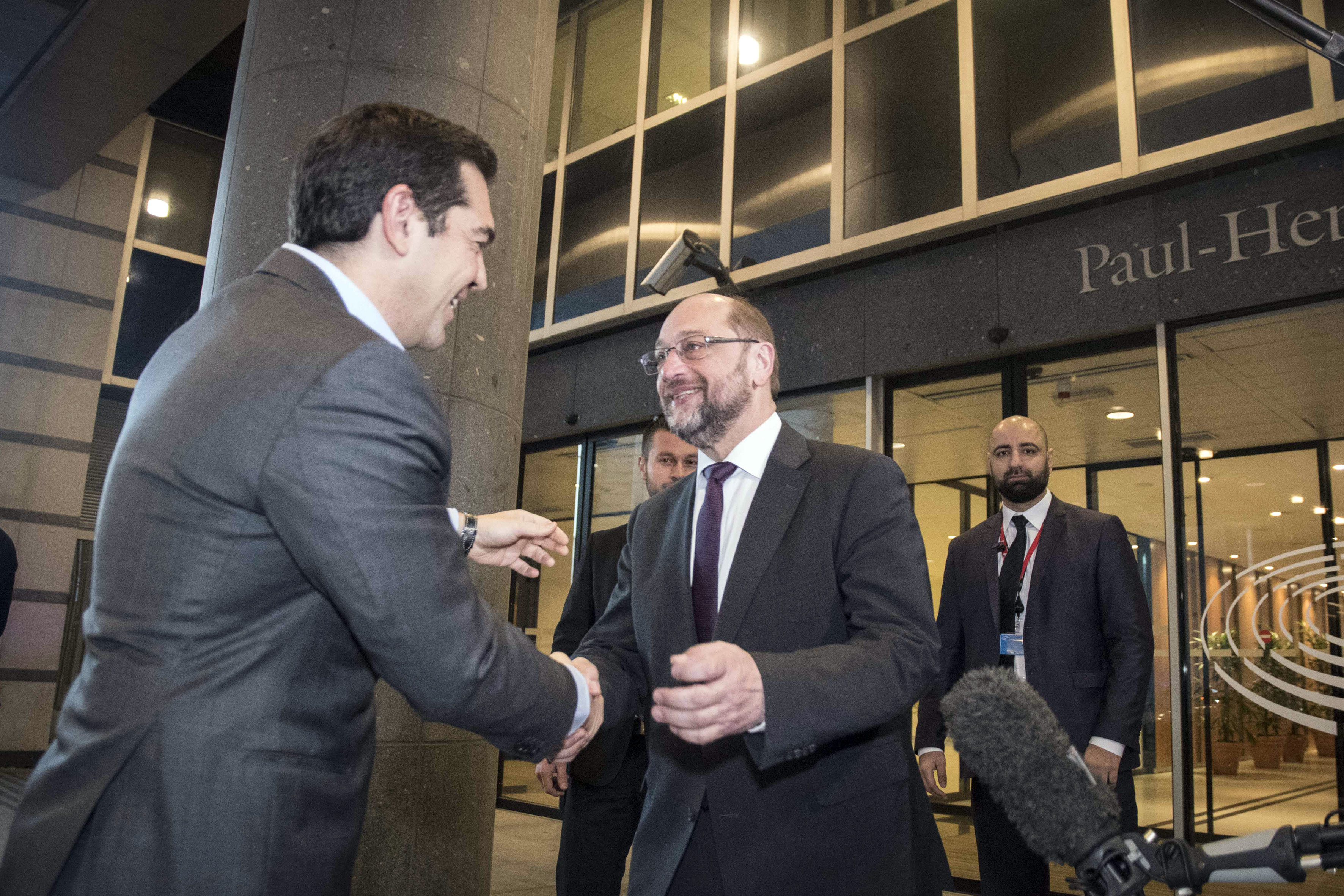 Τηλεφωνική επικοινωνία Τσίπρα – Σουλτς