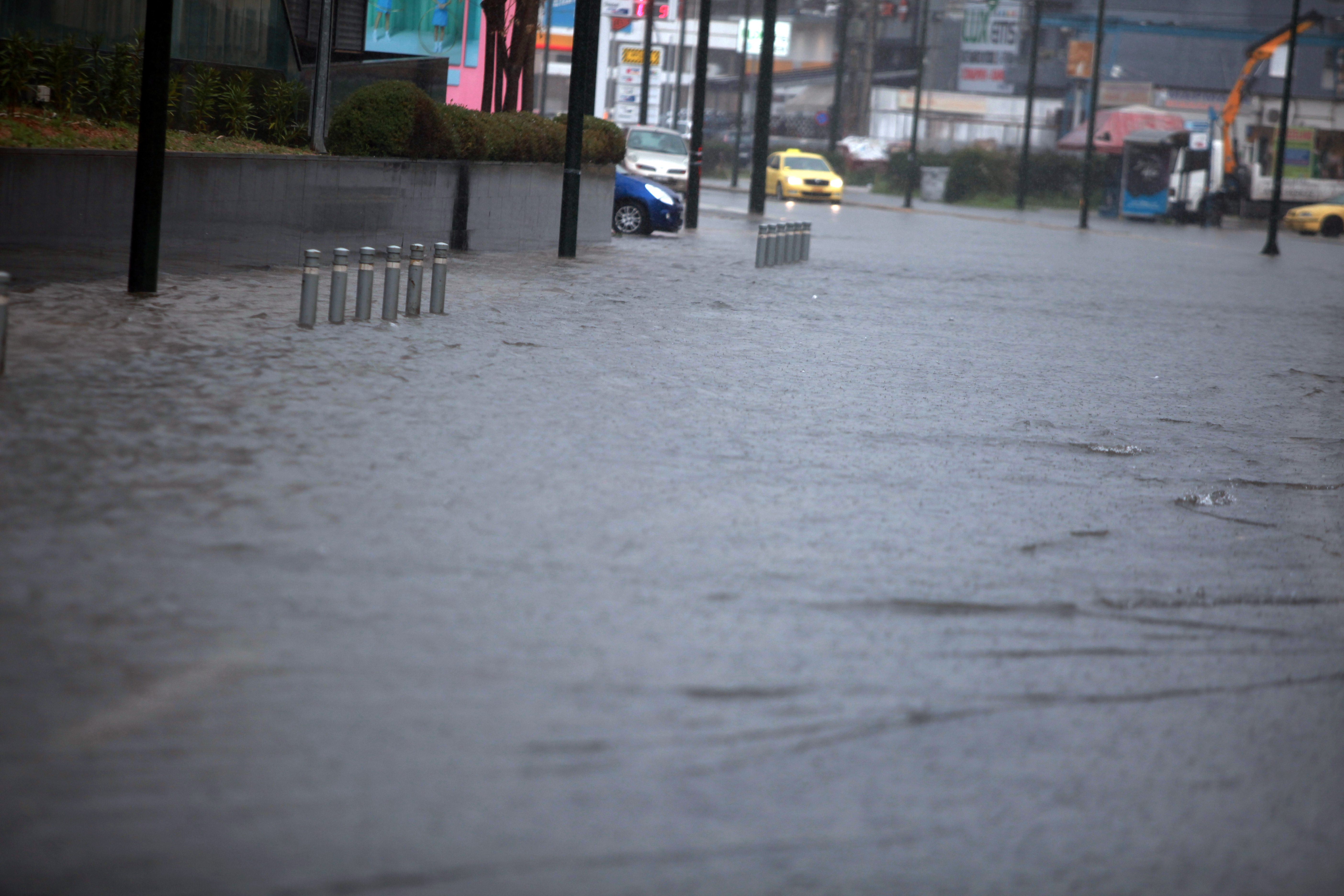 Κανονικά η κυκλοφορία των οχημάτων στην οδό Πειραιώς