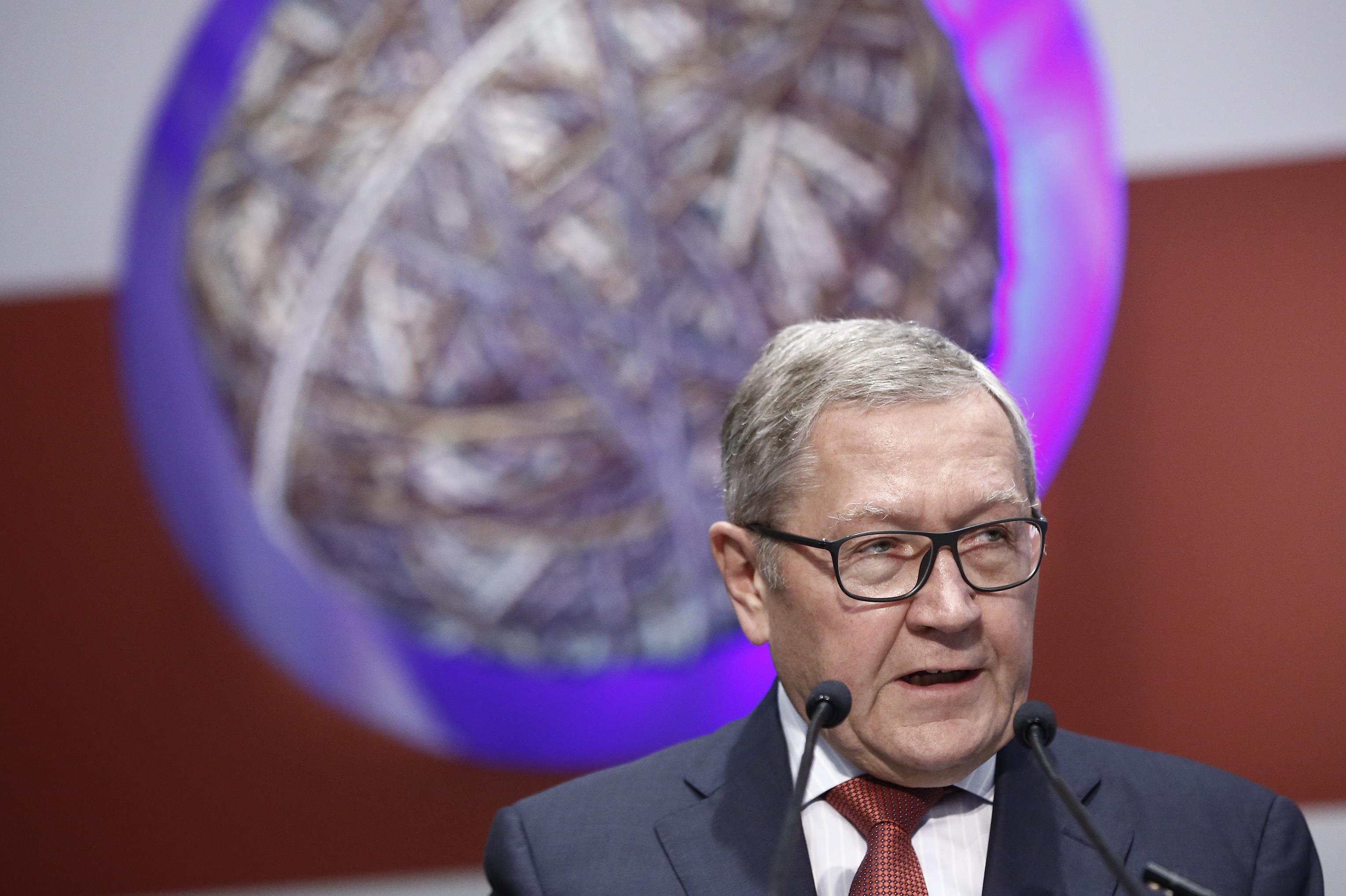 Αισιοδοξία Ρέγκλινγκ για επιστροφή της Ελλάδας στις αγορές