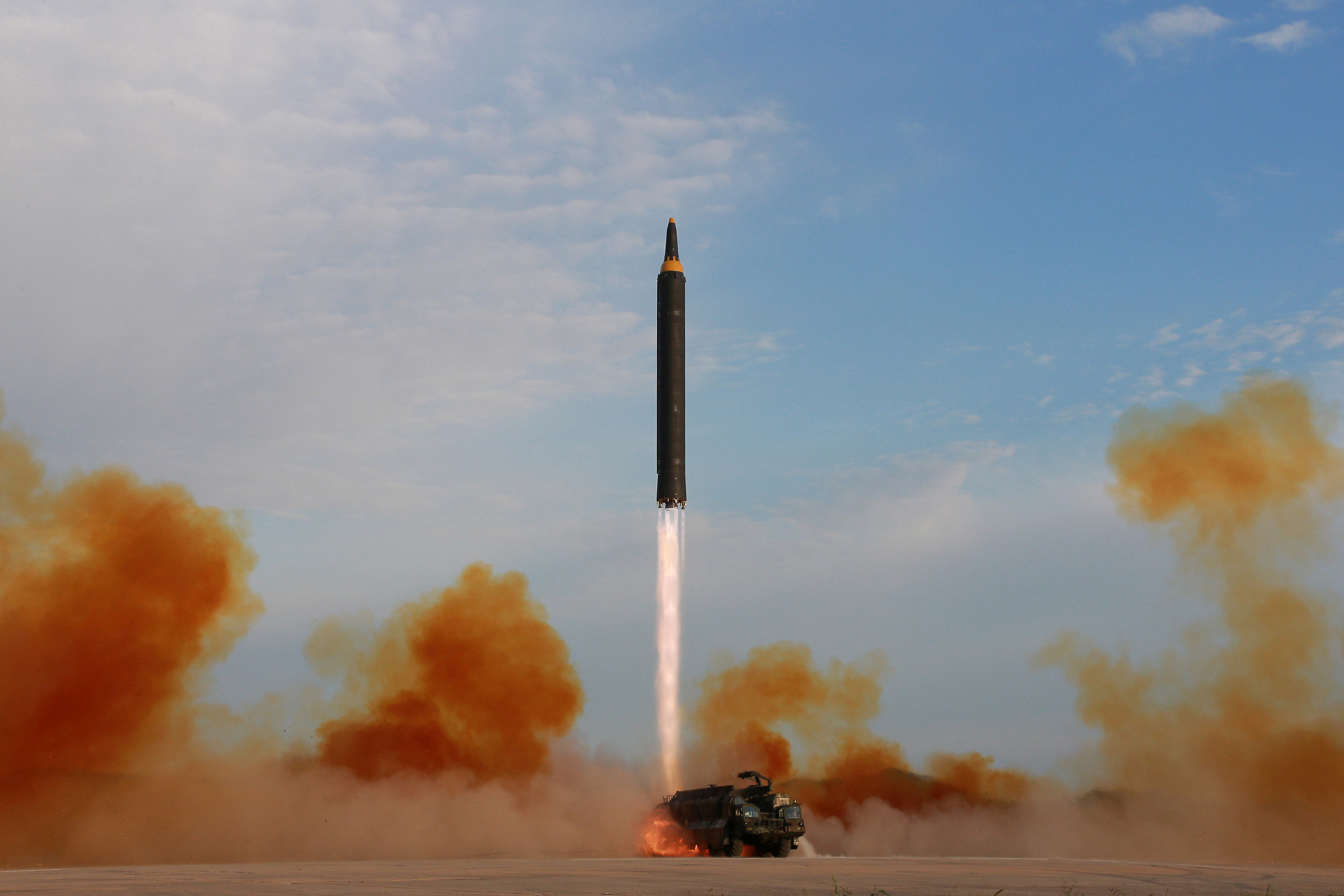 Βόρεια Κορέα: Εξελίσσει την έκδοση του βαλλιστικού πυραύλου
