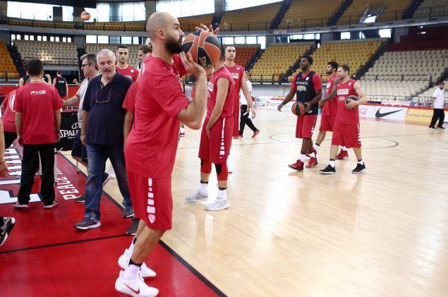 Προπόνηση με επαφές ο Σπανούλης, έξω ο Μάντζαρης