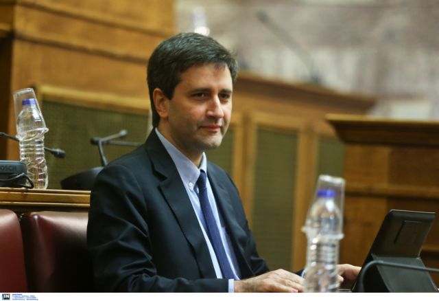 Χουλιαράκης: Yποσχόμαστε μεσοπρόθεσμα να μειώσουμε τους συντελεστές