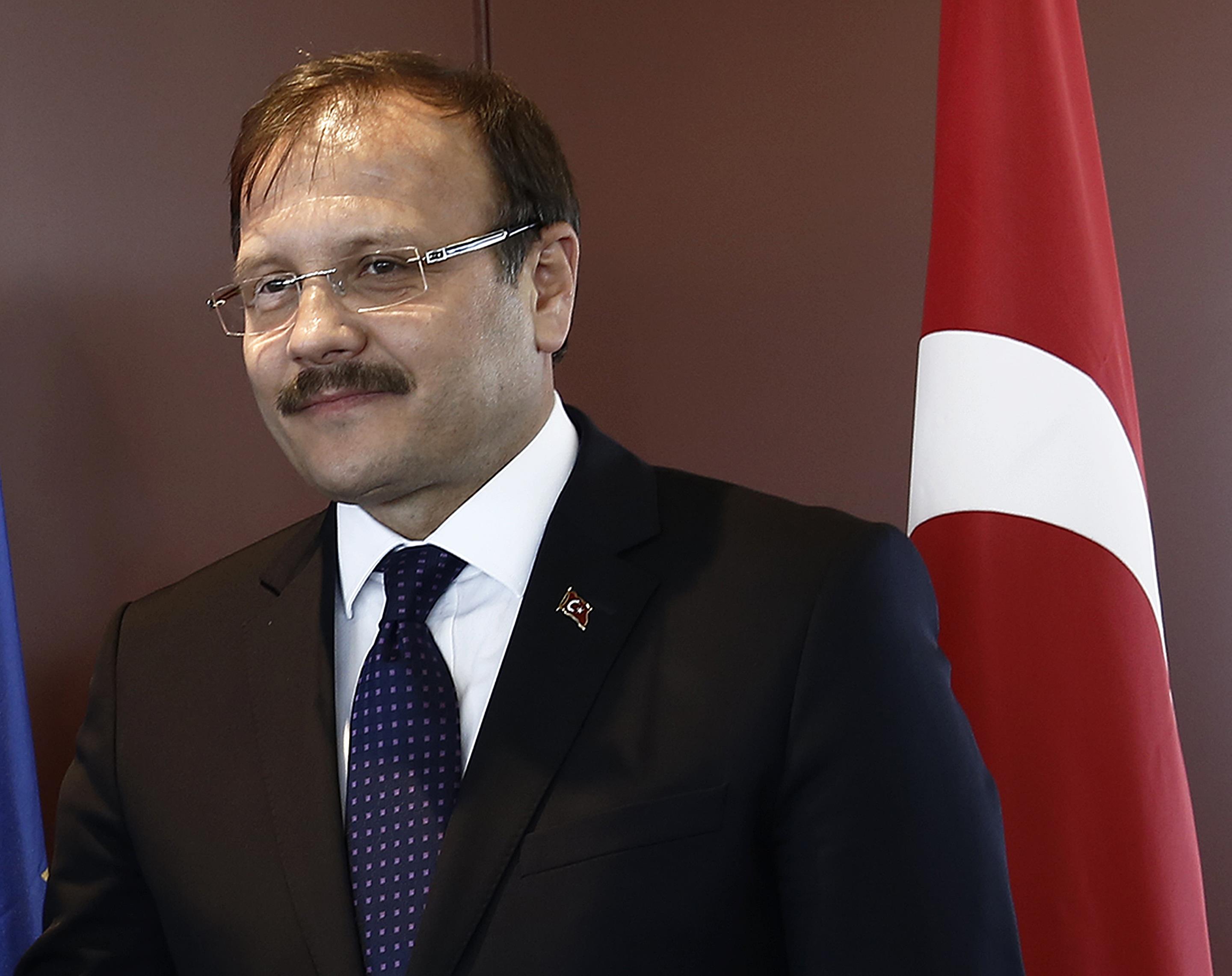 Χακάν Τσαβούσογλου: Θέλουμε να βοηθήσουμε την Ελλάδα μετά τη θεομηνία