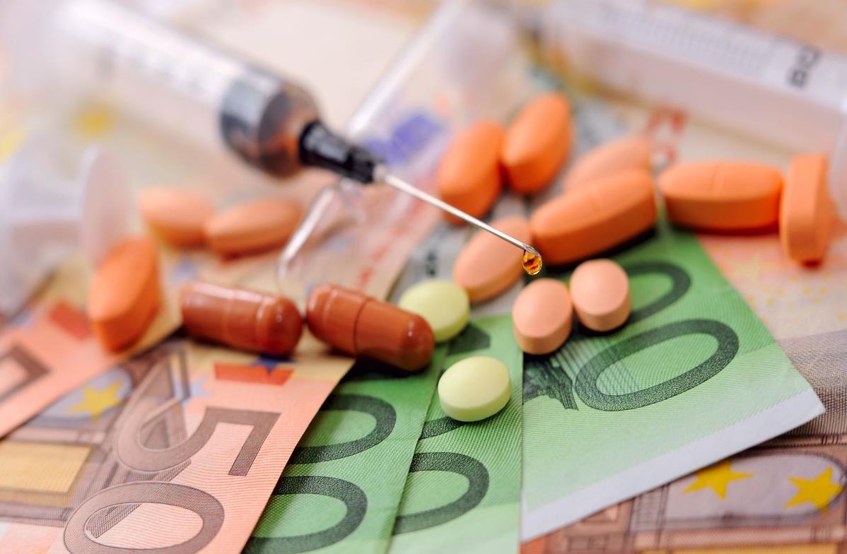 Φρένο στα «παιχνίδια» των φαρμακοβιομηχανιών ζητούν Ελλάδα και Κύπρος