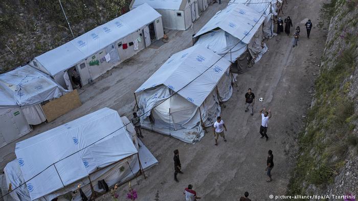 Die Welt: «Σε ξενοδοχεία θα μένουν πλέον οι πρόσφυγες»