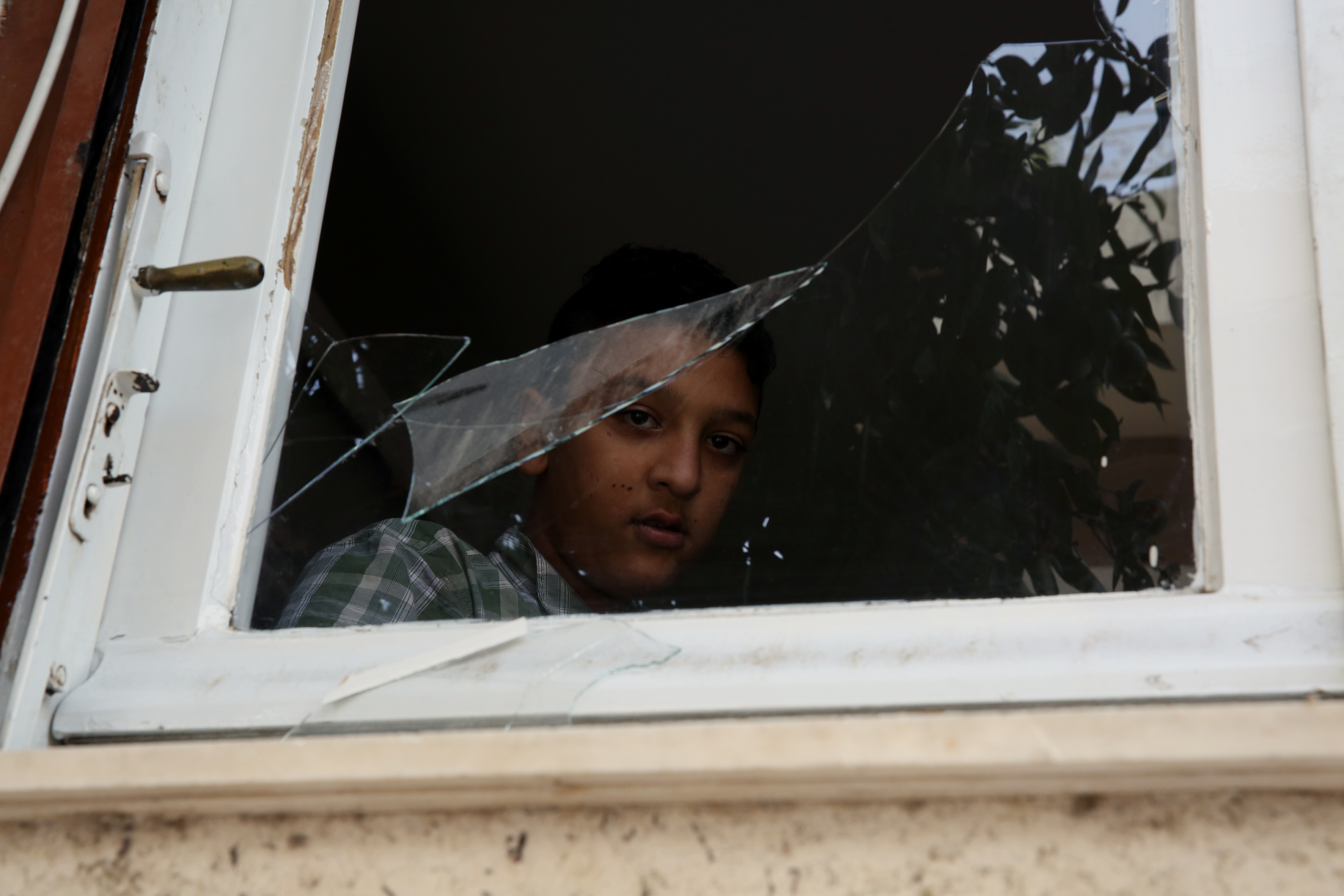 Πολιτική καταδίκη της επίθεσης στο σπίτι του 11χρονου Αμίρ
