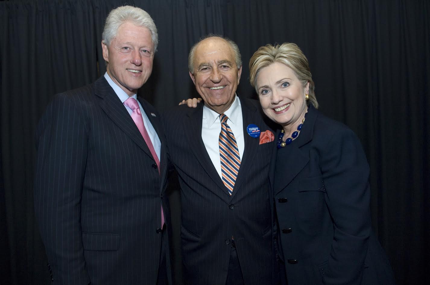 Κρις Σπύρου: Ο Τραμπ ενισχύει τον ρατσισμό των οπαδών του