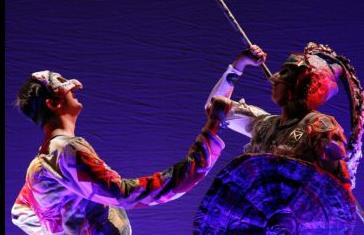 «Ο Μεγαλέξανδρος νικάει τον δράκο» στον Πειραιά