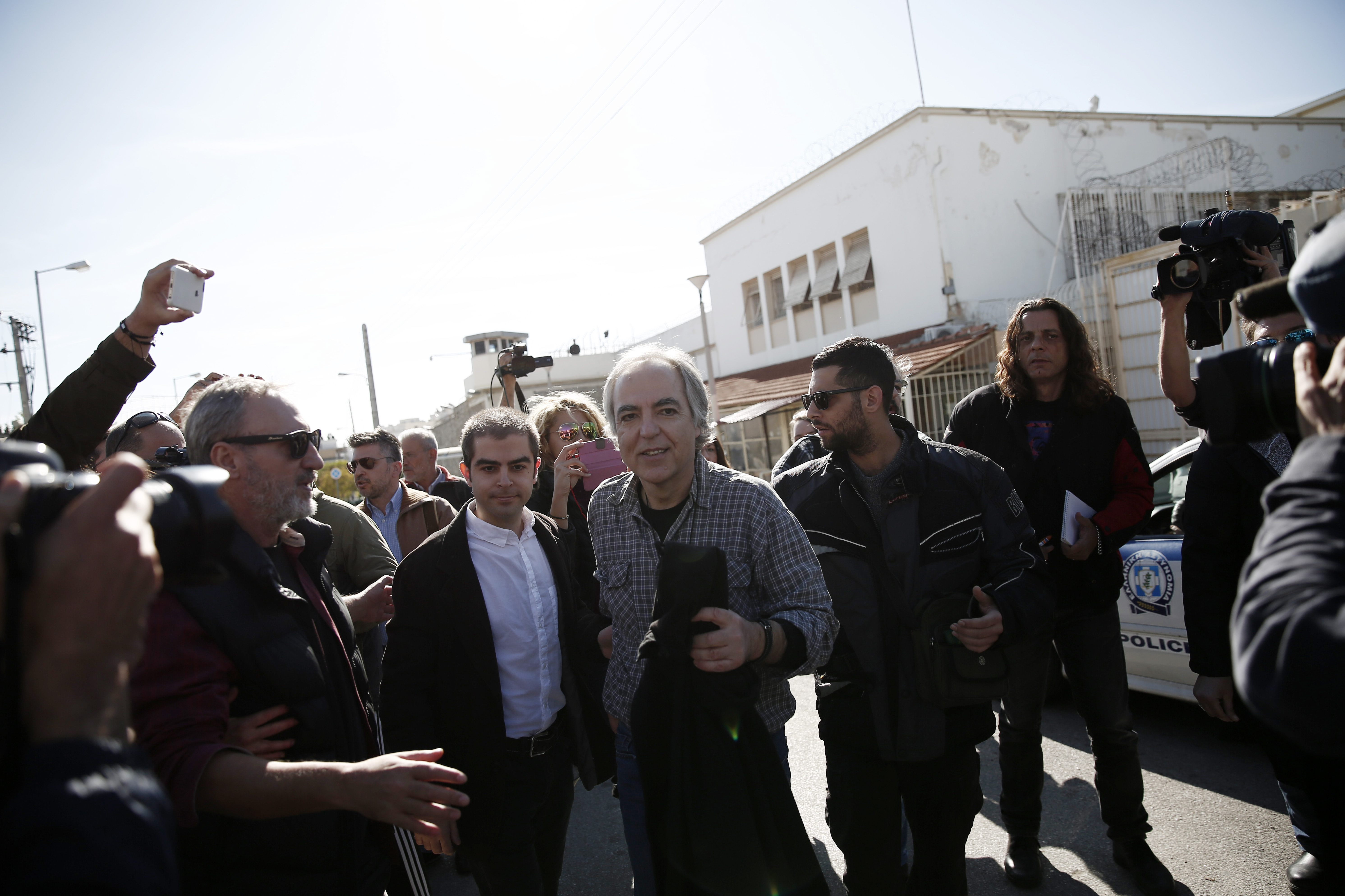 Ο γιος Τεμπονέρα απαντά στον Μπακογιάννη για τον Κουφοντίνα