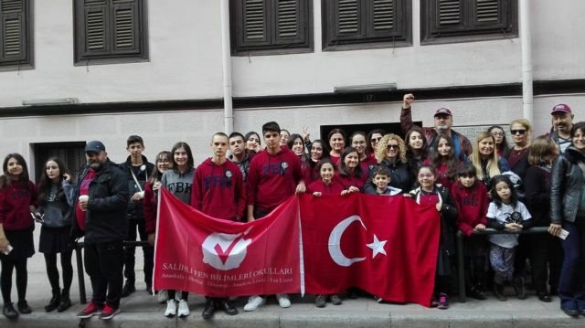 Εκατοντάδες Τούρκοι στο σπίτι του Ατατούρκ στη Θεσσαλονίκη