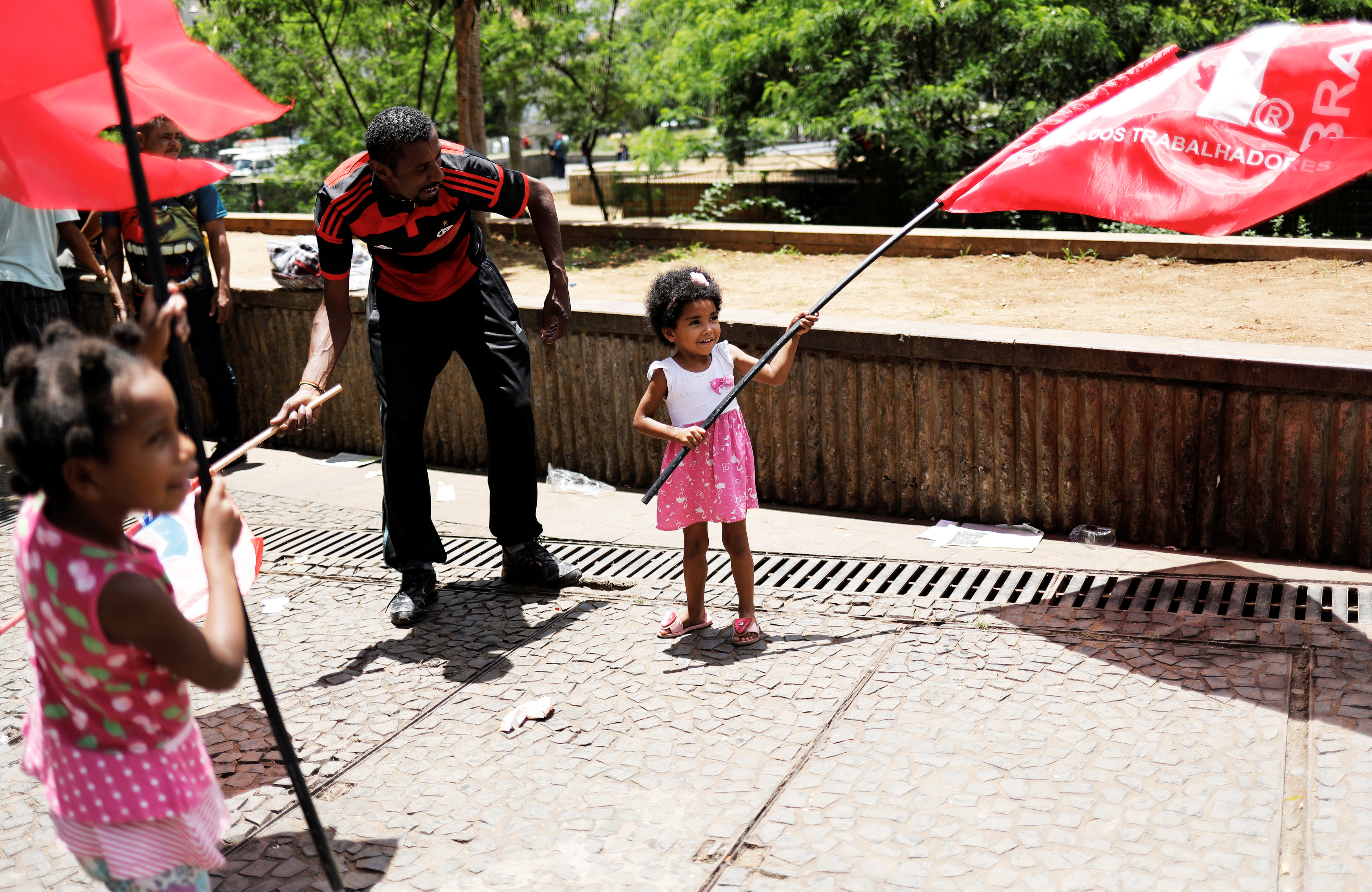 Βραζιλία: Χιλιάδες διαδηλώνουν κατά της λιτότητας
