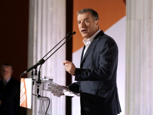 Θεοδωράκης: Θα συγκρουστούμε με το σάπιο καθεστώς