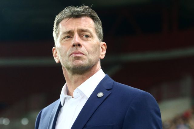 Ανανεώνει με τον Σκίμπε η Εθνική