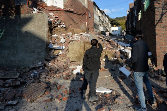 Ν.Κορέα: Δεκάδες τραυματίες από σεισμό 5,4 Ρίχτερ