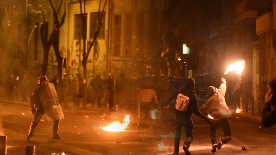 Ανησυχία εμπόρων στην περιοχή του Πολυτεχνείου για βανδαλισμούς εξαιτίας της επετείου