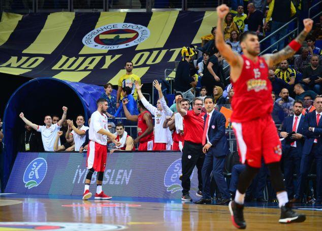 Ο Ολυμπιακός άλωσε την Πόλη, 90-83 τη Φενέρ στην παράταση