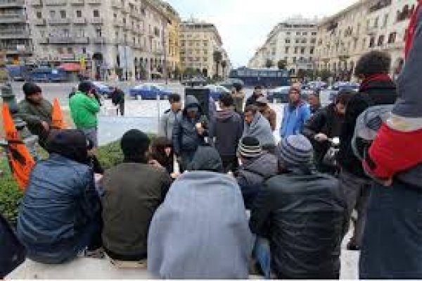 Θεσσαλονίκη: Καθιστική διαμαρτυρία προσφύγων