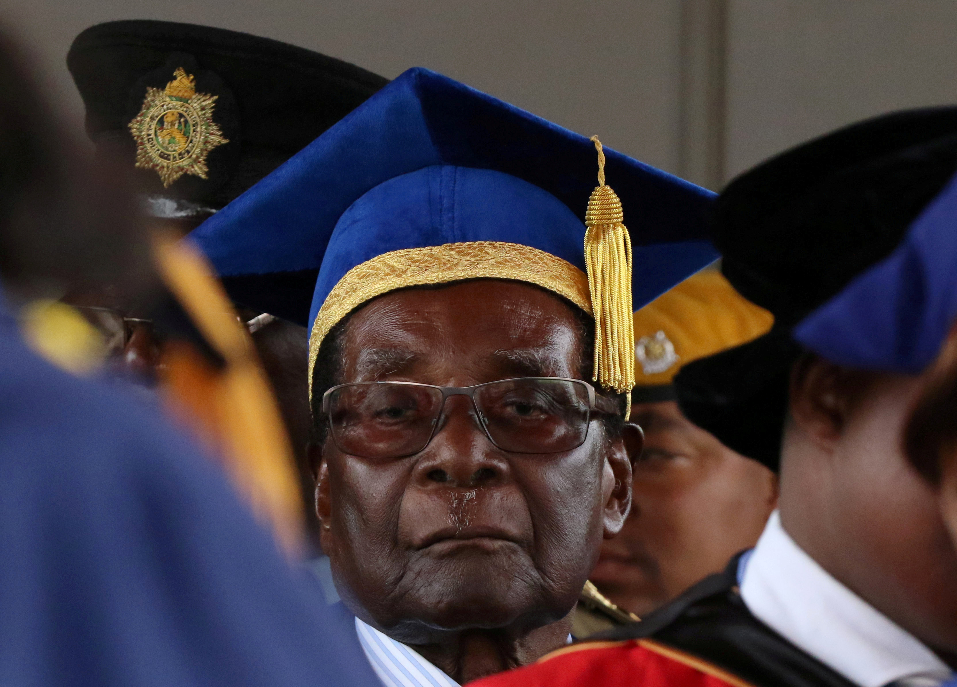 Ζιμπάμπουε: Ο Μουγκάμπε αρνείται να παραιτηθεί