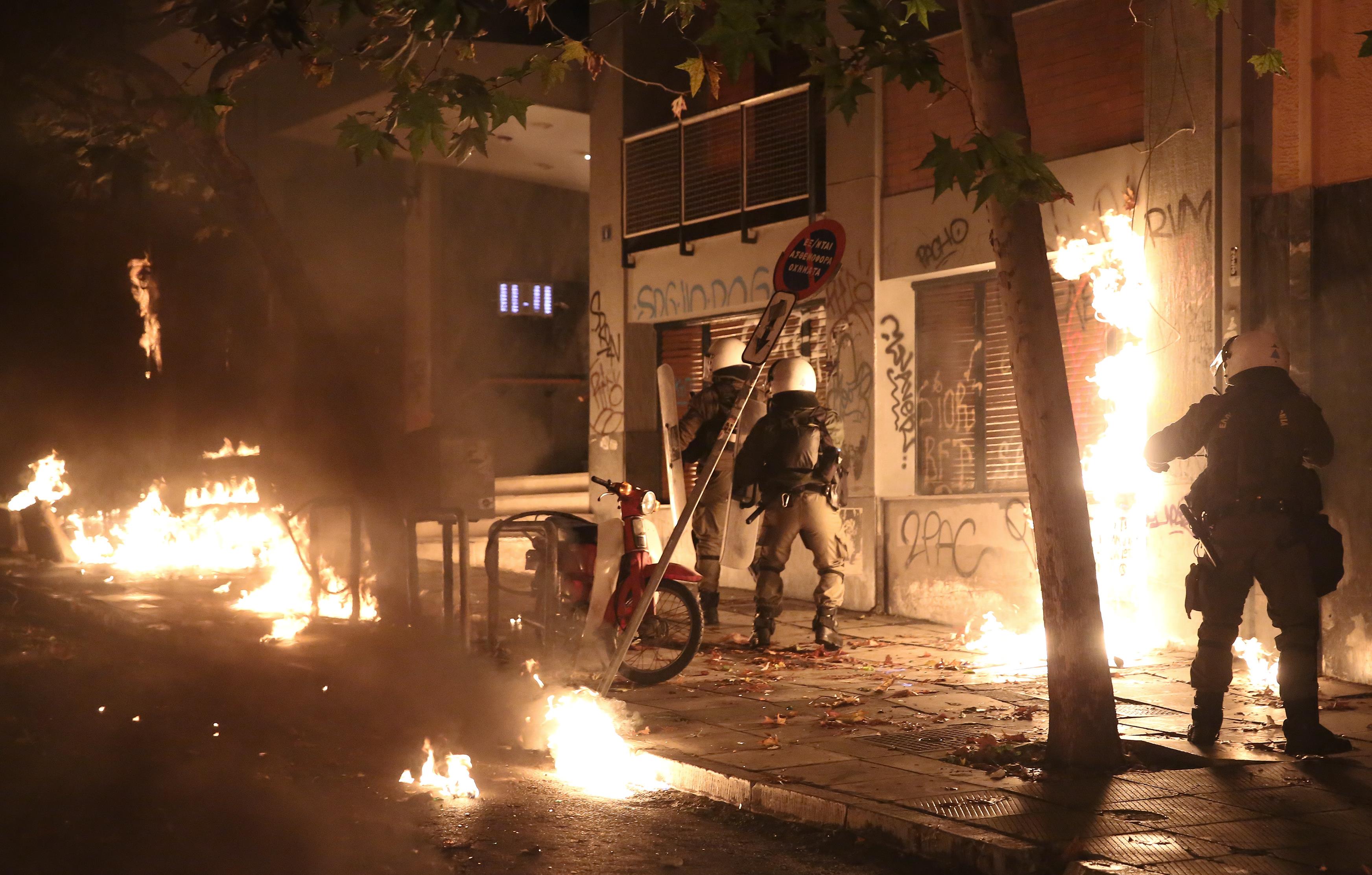 Τα ευρήματα των αστυνομικών από τα επεισόδια στα Εξάρχεια