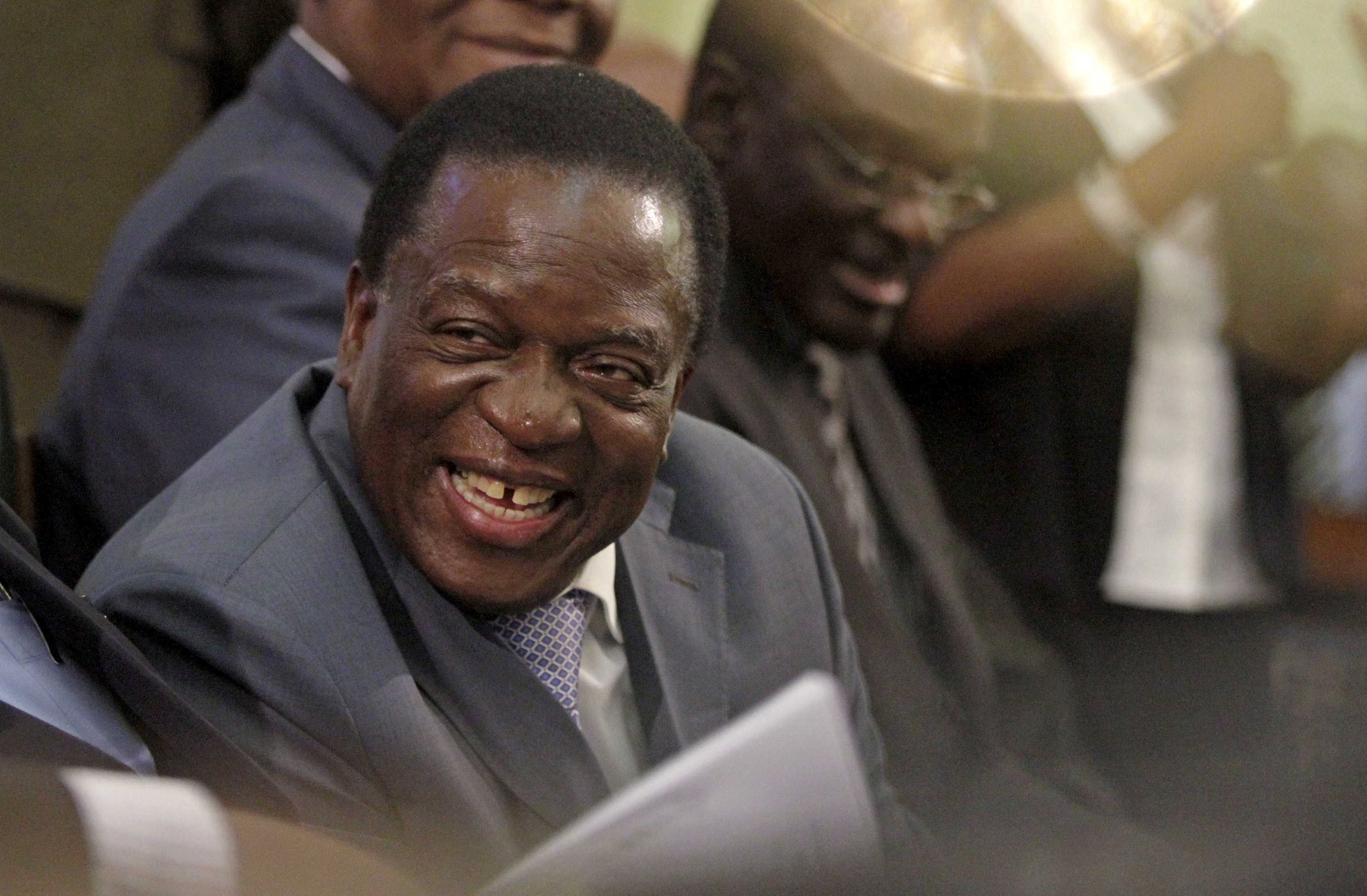 Ζιμπάμπουε: Επέστρεψε ο Μνανγκάγκουα, την Παρασκευή ορκίζεται