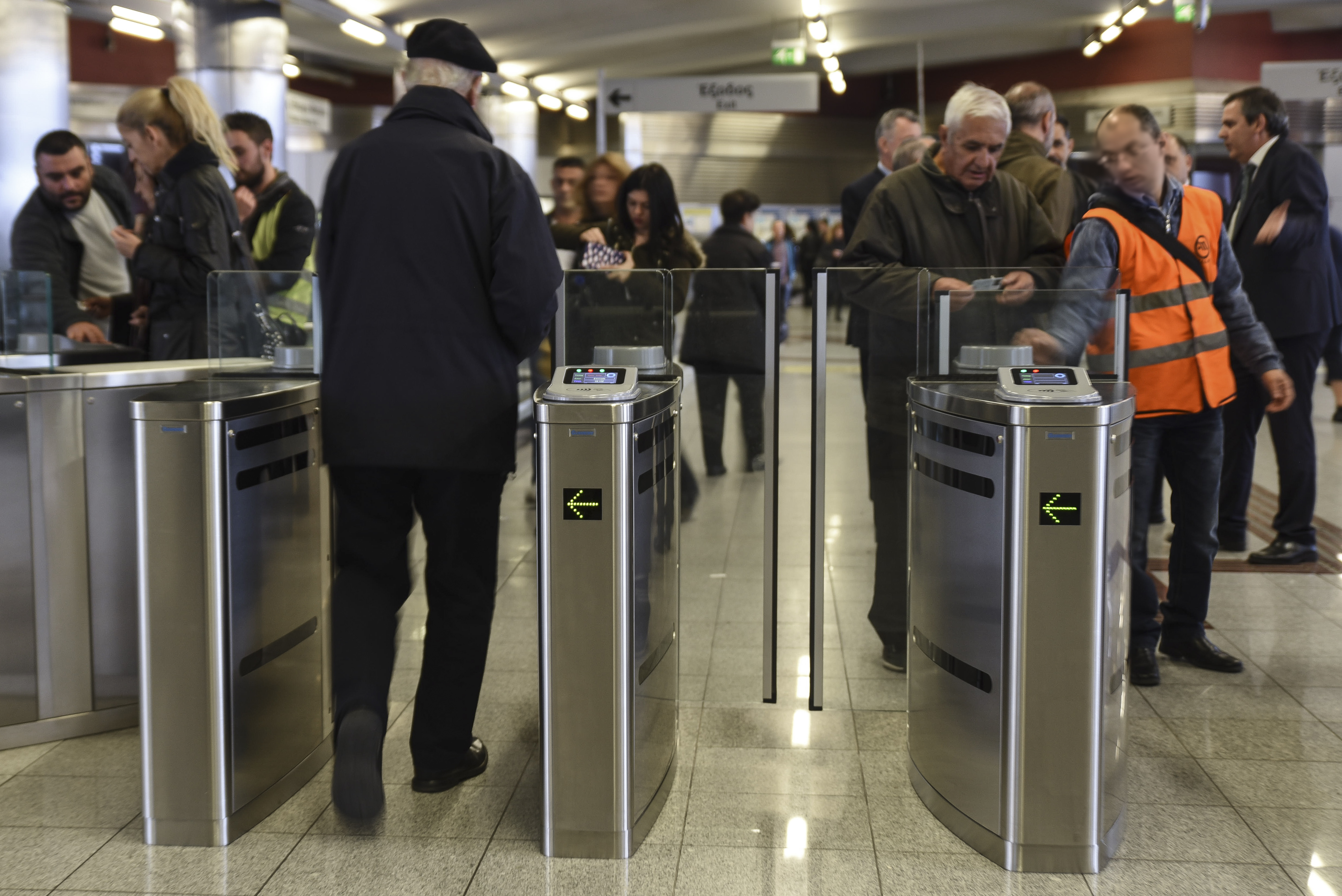 Athens Metro employees embezzle over one million euros