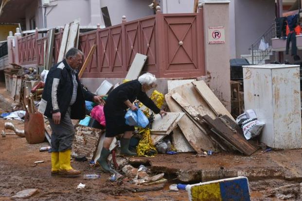 Πάνω από 1.000 μέχρι στιγμής τα κτήρια που επλήγησαν στη Δ.Αττική