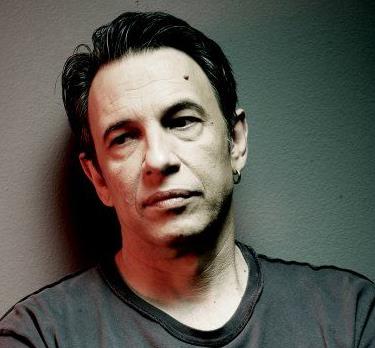 Ο Διονύσης Τσακνής επιστρέφει με τρία live στο Ρυθμό Stage