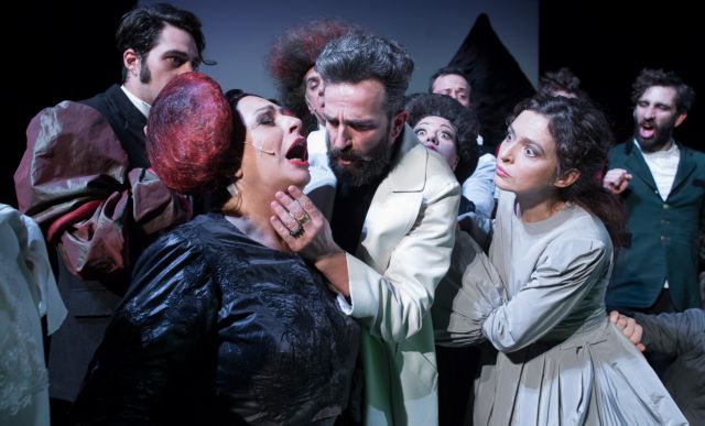 Η Χάρις Αλεξίου στην «Οπερέττα» του Εθνικού Θεάτρου