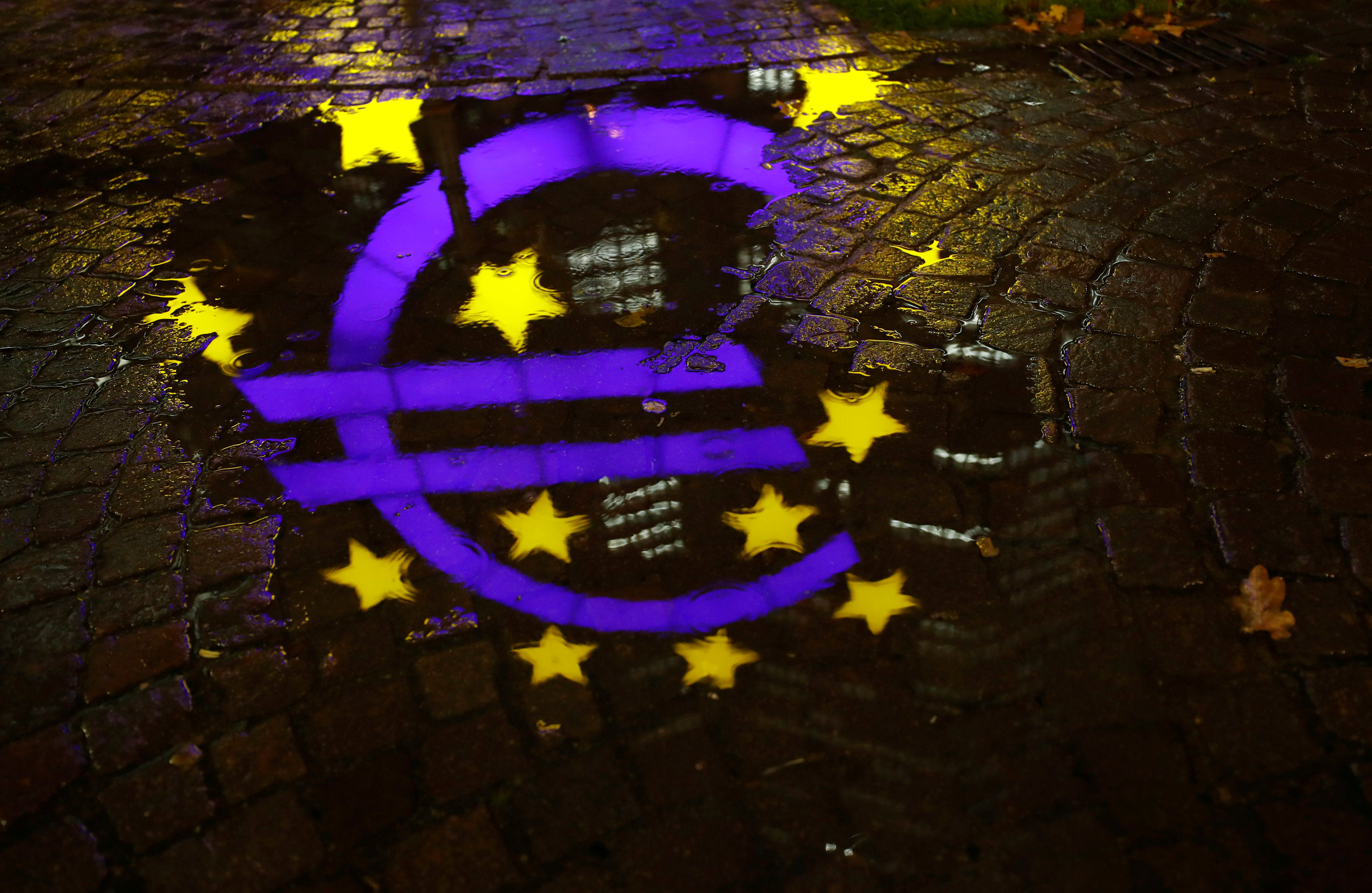 Ευρωπαϊκό Συμβούλιο: Η ΕΚΤ δεν έχει «εντολή» να θέτει μέτρα για τα NPLs