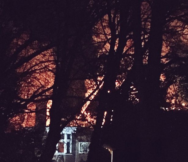 Μεγάλη πυρκαγιά στο Λονδίνο – Μια γυναίκα έχασε τη ζωή της [Βίντεο]