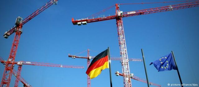 Η πολιτική αβεβαιότητα δεν φοβίζει την οικονομία