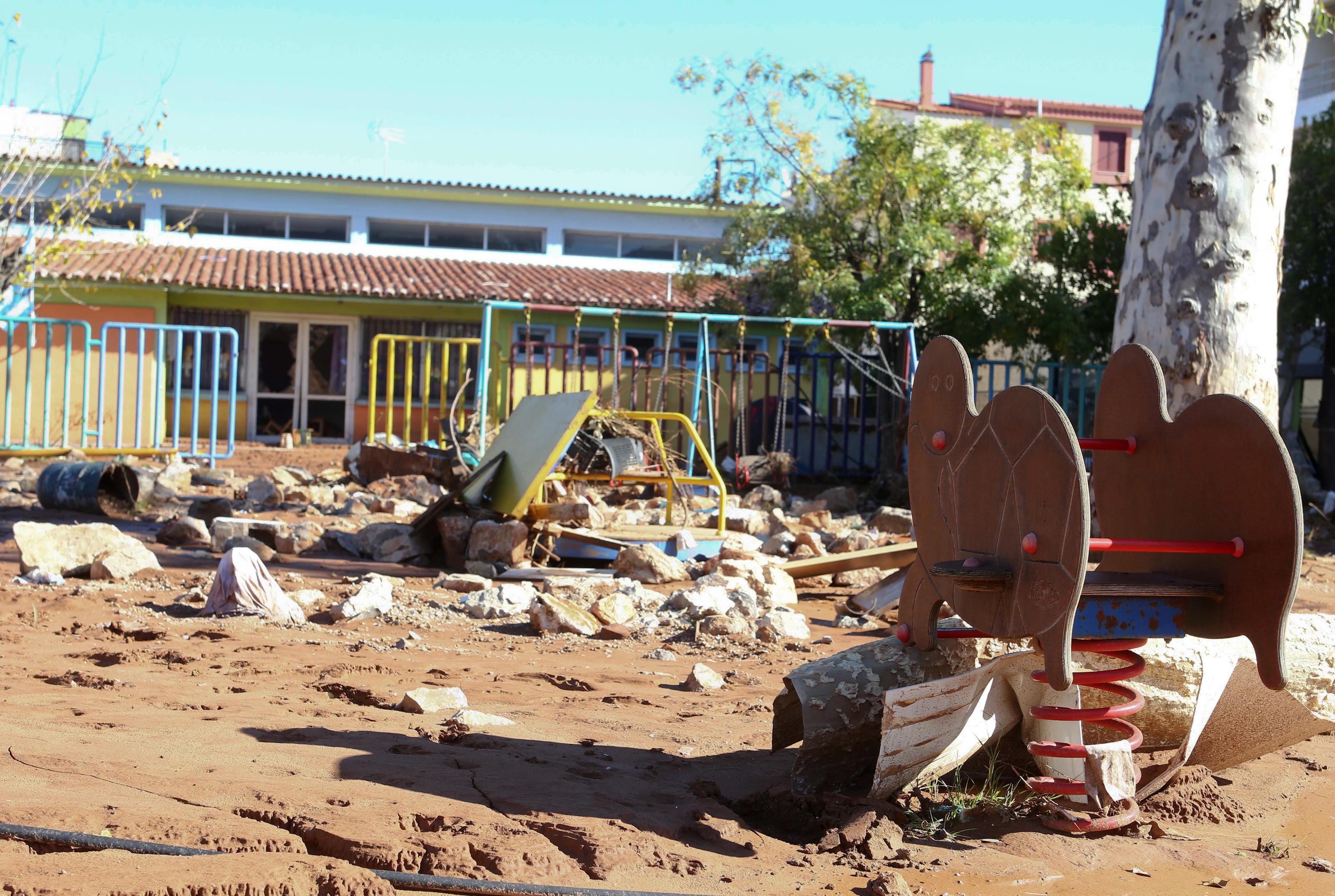 Έκτακτη βοήθεια 200.000 ευρώ σε σχολεία Μάνδρας και Ν.Περάμου