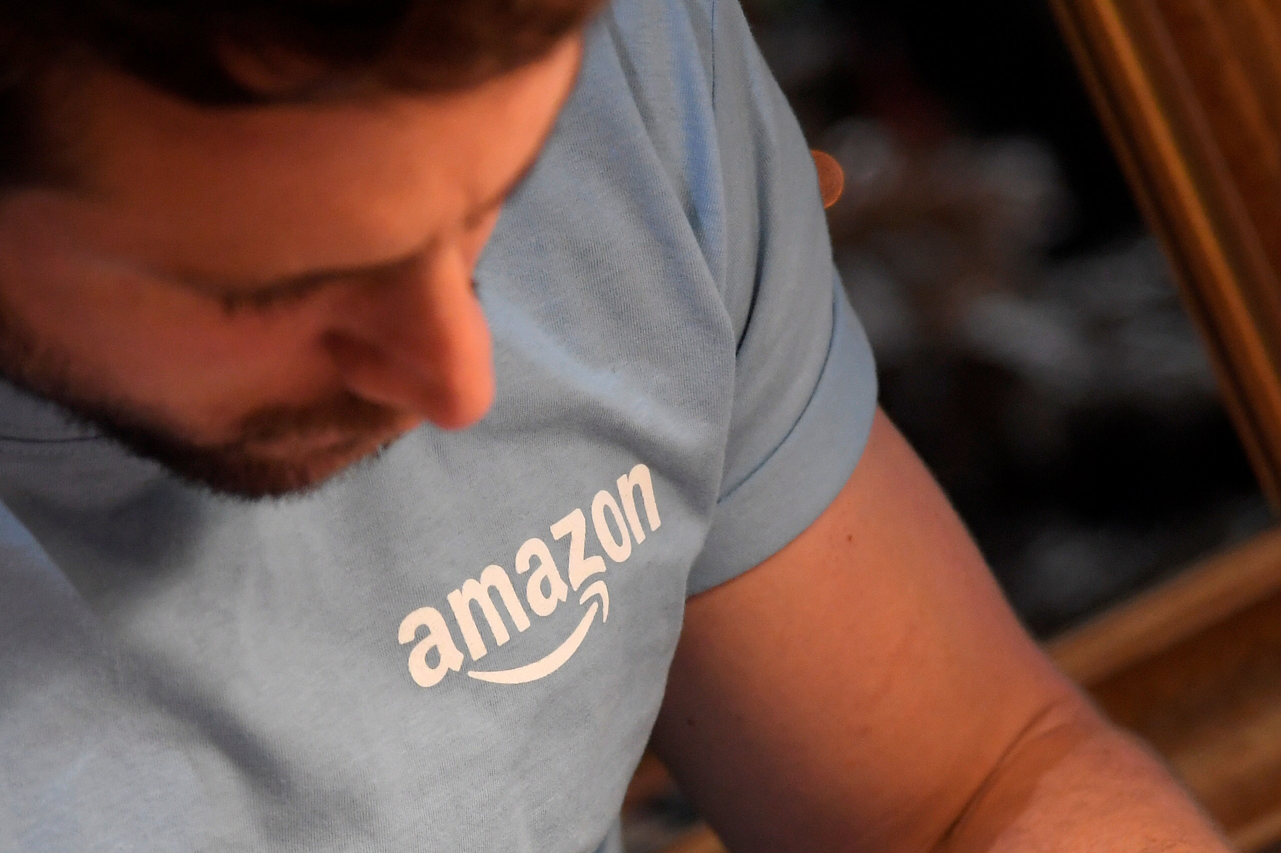 Απεργούν οι εργαζόμενοι της Amazon με αφορμή την Black Friday