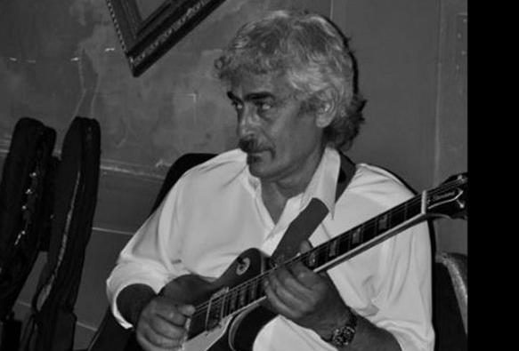 Πέθανε ο Τάκης Ανδρούτσος κιθαρίστας των Πελόμα Μποκιού