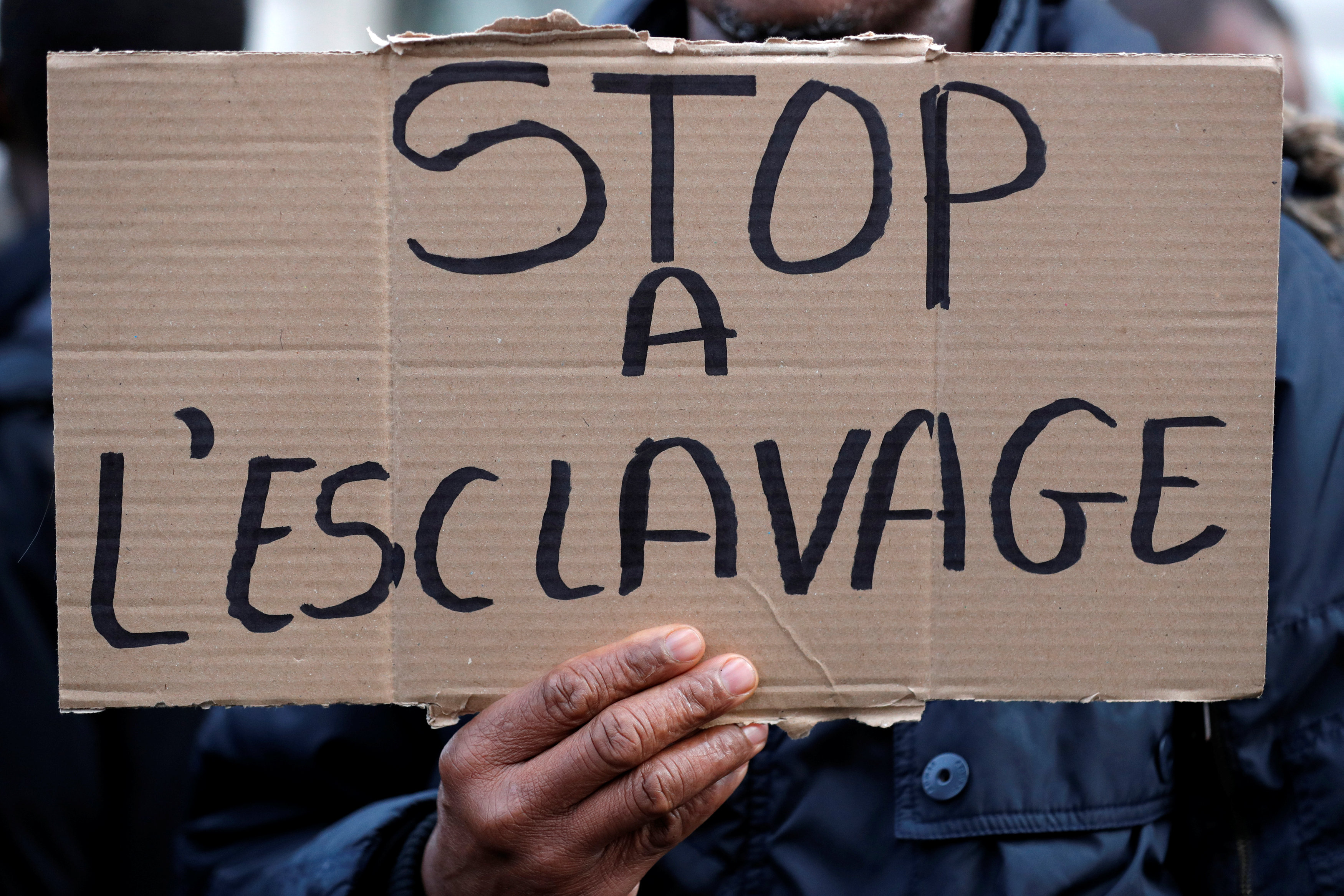 Διαδήλωση στο Παρίσι: «Όχι στη δουλεία στη Λιβύη»