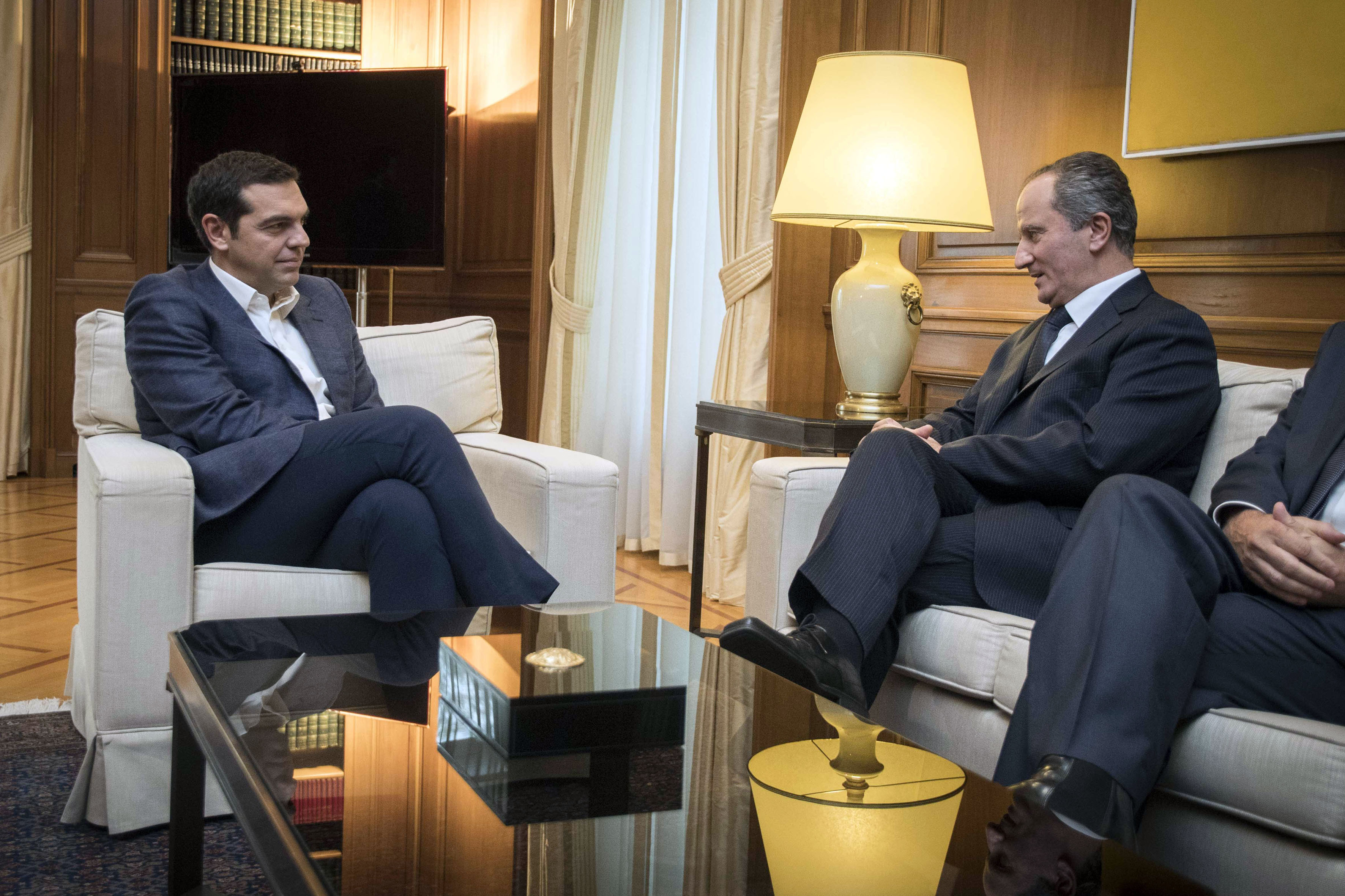 Συνομιλία Τσίπρα – Μαλά για το Κυπριακό