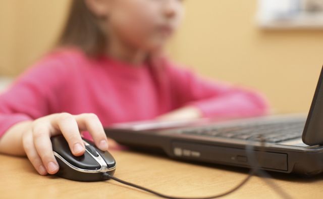 Ποιοι είναι οι κίνδυνοι για τα παιδιά στο διαδίκτυο