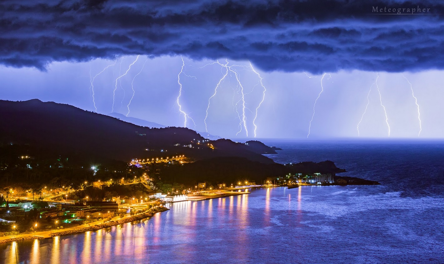 Το εντυπωσιακό πέρασμα της «Ευριδίκης» από τη Σάμο [Βίντεο]