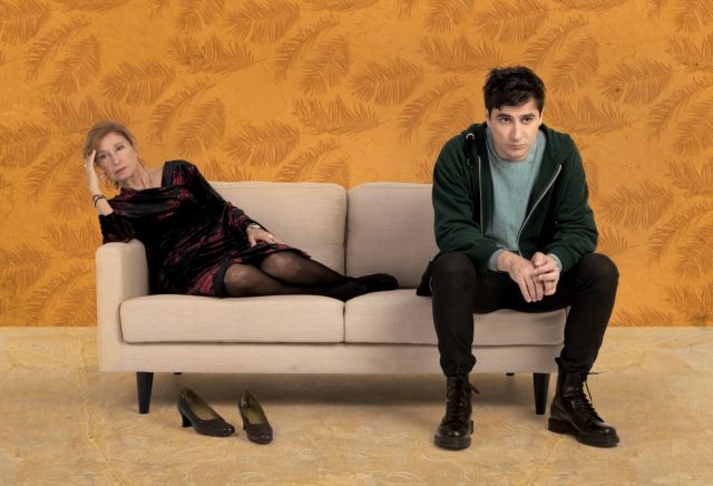 «Το χελιδόνι» σε σκηνοθεσία Γκασούκα στο θέατρο Γλόρια