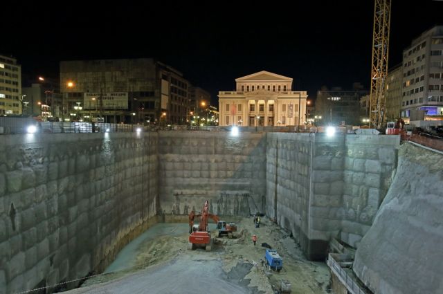 Στο Δημοτικό Θέατρο Πειραιά έφτασε ο μετροπόντικας