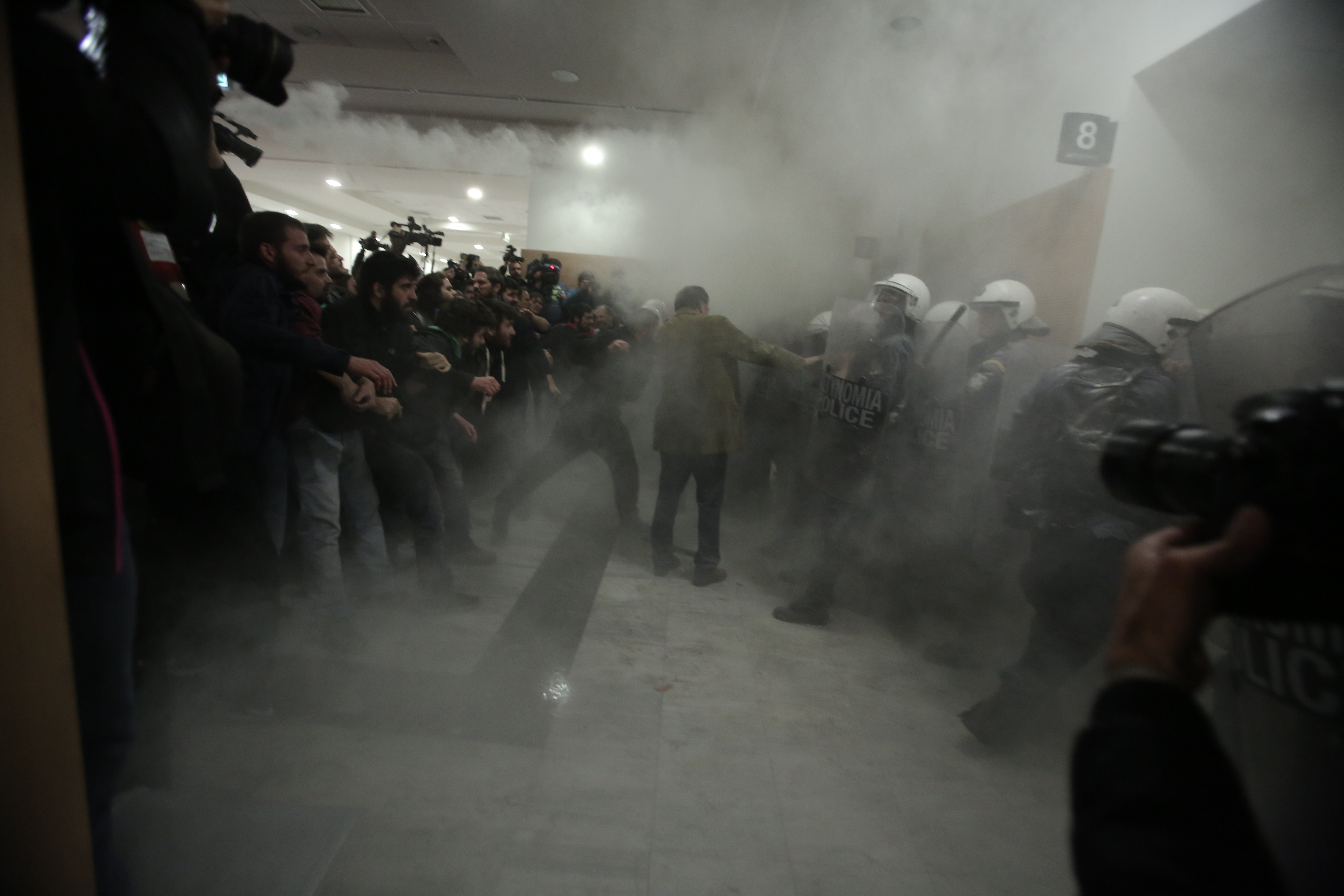 O ΣΥΡΙΖΑ συνεδριάζει για τους πλειστηριασμούς