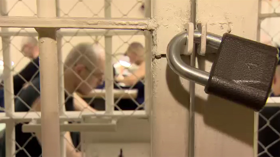 Στα άδυτα της ρωσικής φυλακής με τους πιο αδίστακτους εγκληματίες [Βίντεο]
