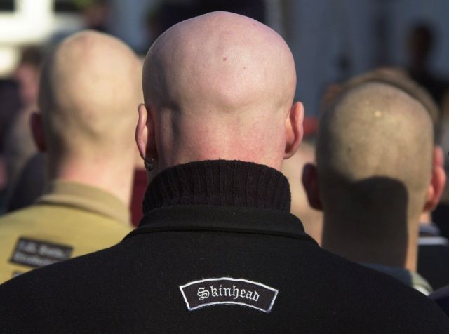 Εισβολή φασιστών στα γραφεία δικτύου για τους μετανάστες