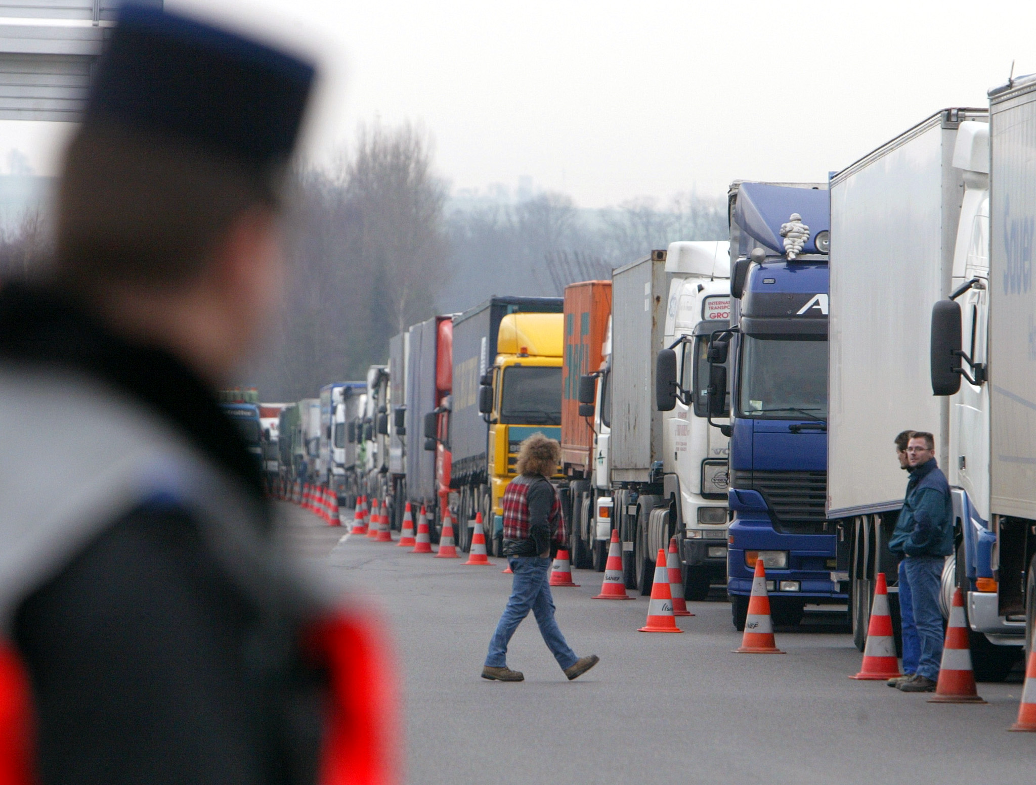 Γαλλία: Κινητοποιήσεις οδηγών φορτηγών – Προβλήματα στην κυκλοφορία