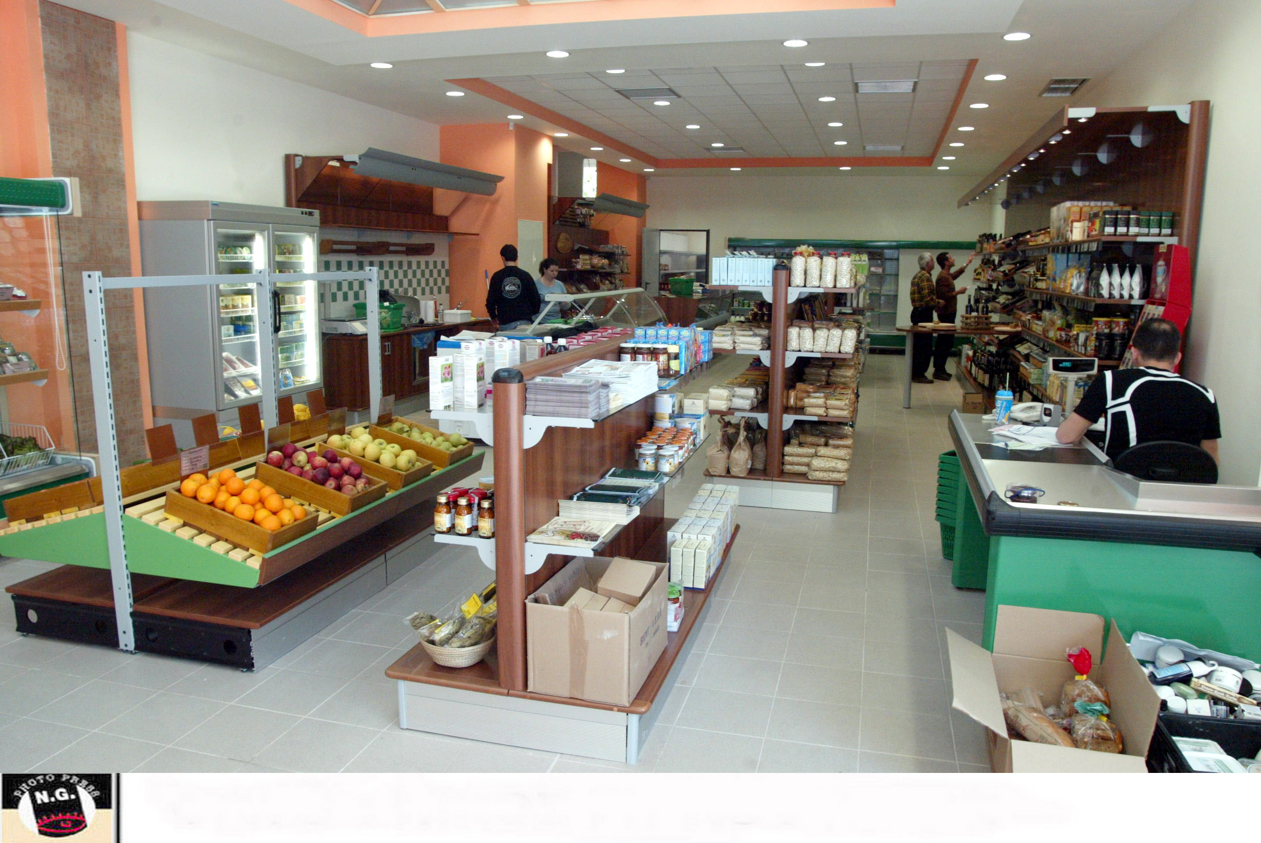 Επιμένουν στα εξειδικευμένα καταστήματα τροφίμων οι Έλληνες