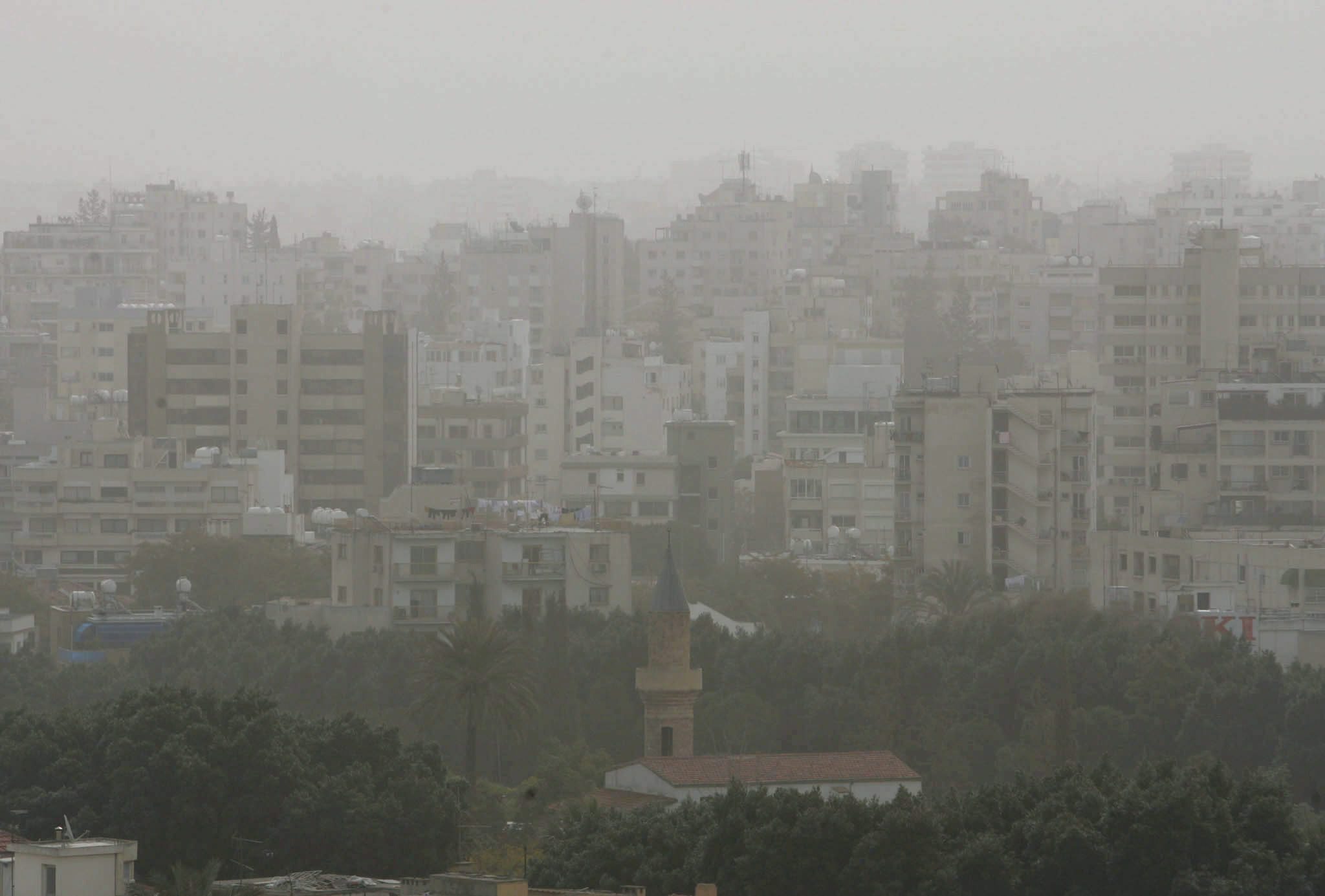 Κύπρος: Κόκκινος συναγερμός λόγω υψηλών επιπέδων σκόνης στην ατμόσφαιρα