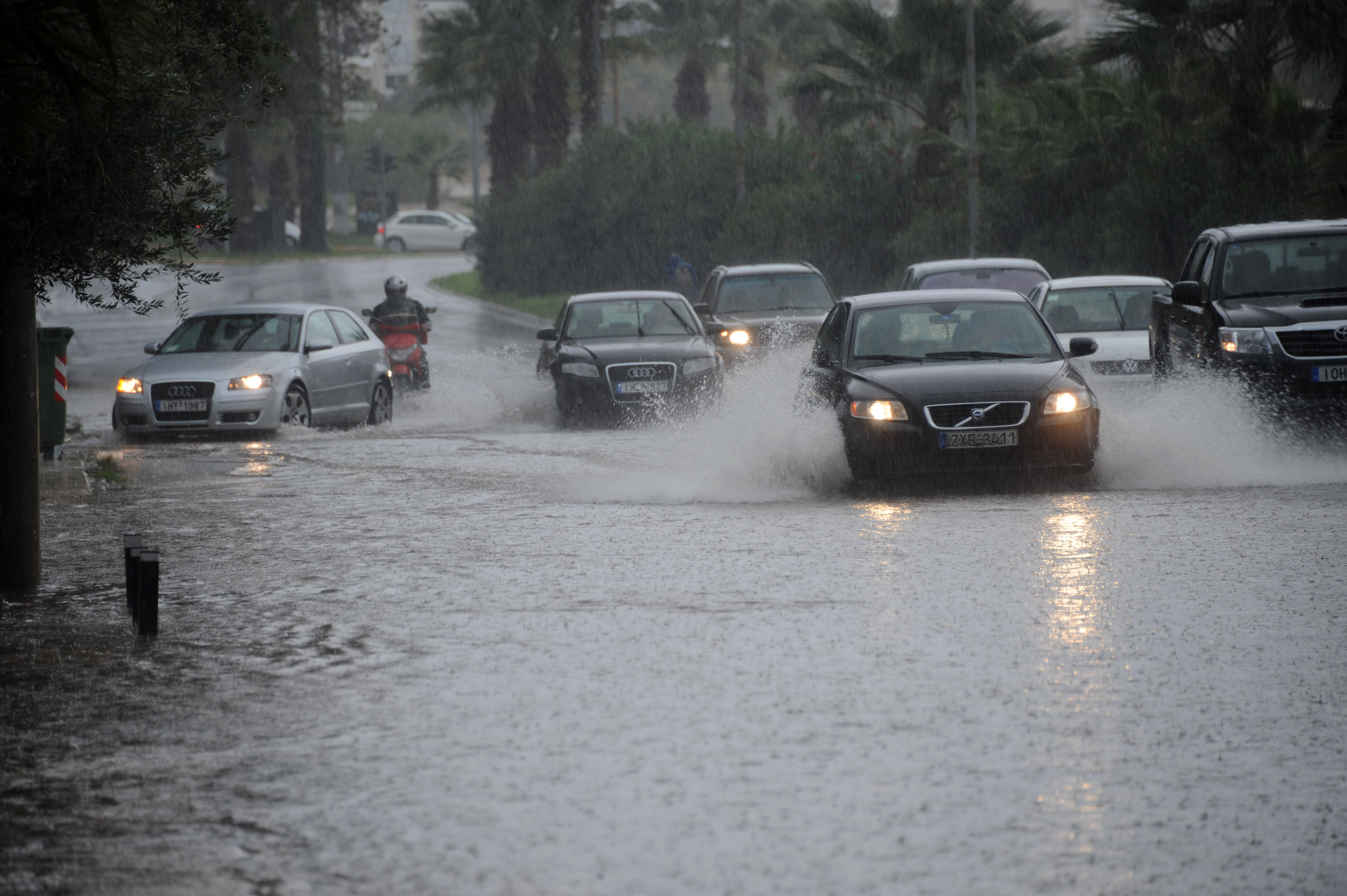 Βροχές, καταιγίδες και χιόνια αναμένονται την Πέμπτη