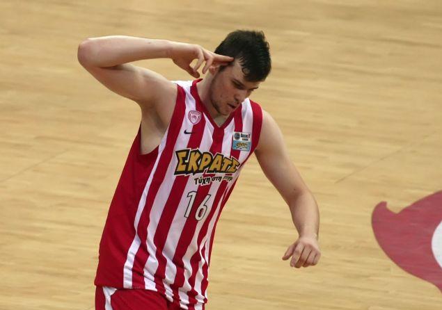 Αγραβάνης: Να σηκώσω την κούπα κι ας μην παίξω