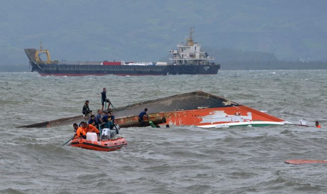 Βυθίστηκε πλοίο με 251 επιβαίνοντες στις Φιλιππίνες